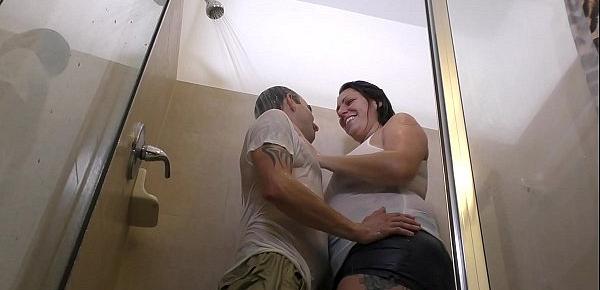  Amazon Vanessa Rain with Boy Toy in the Shower